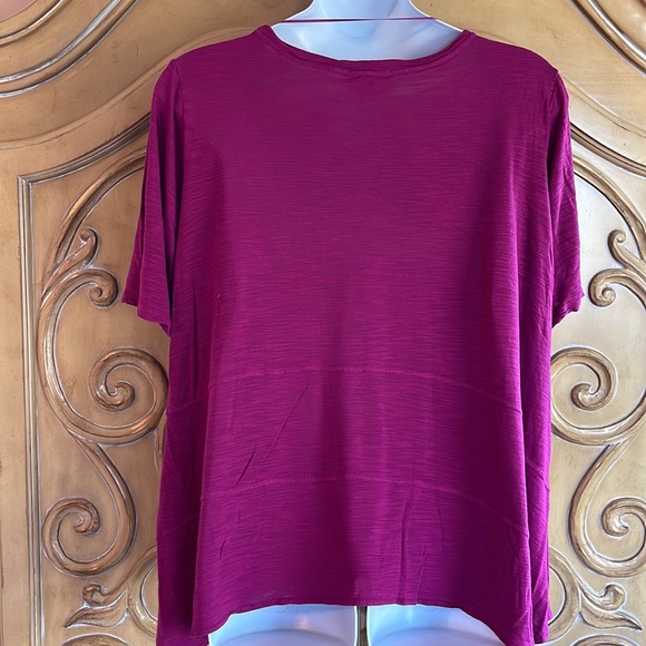 Spense Magenta tee - Picture 3 of 8